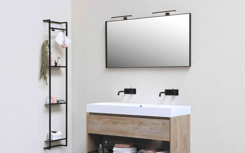 Proper configuration of lights over vanity (with placement)